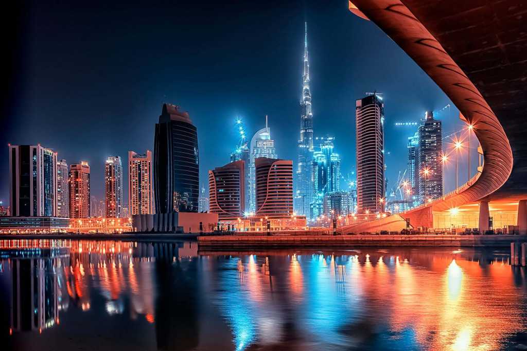 CIO | Middle East  >  UAE / United Arab Emirates  >  Dubai  >  Cityscape / skyline / night